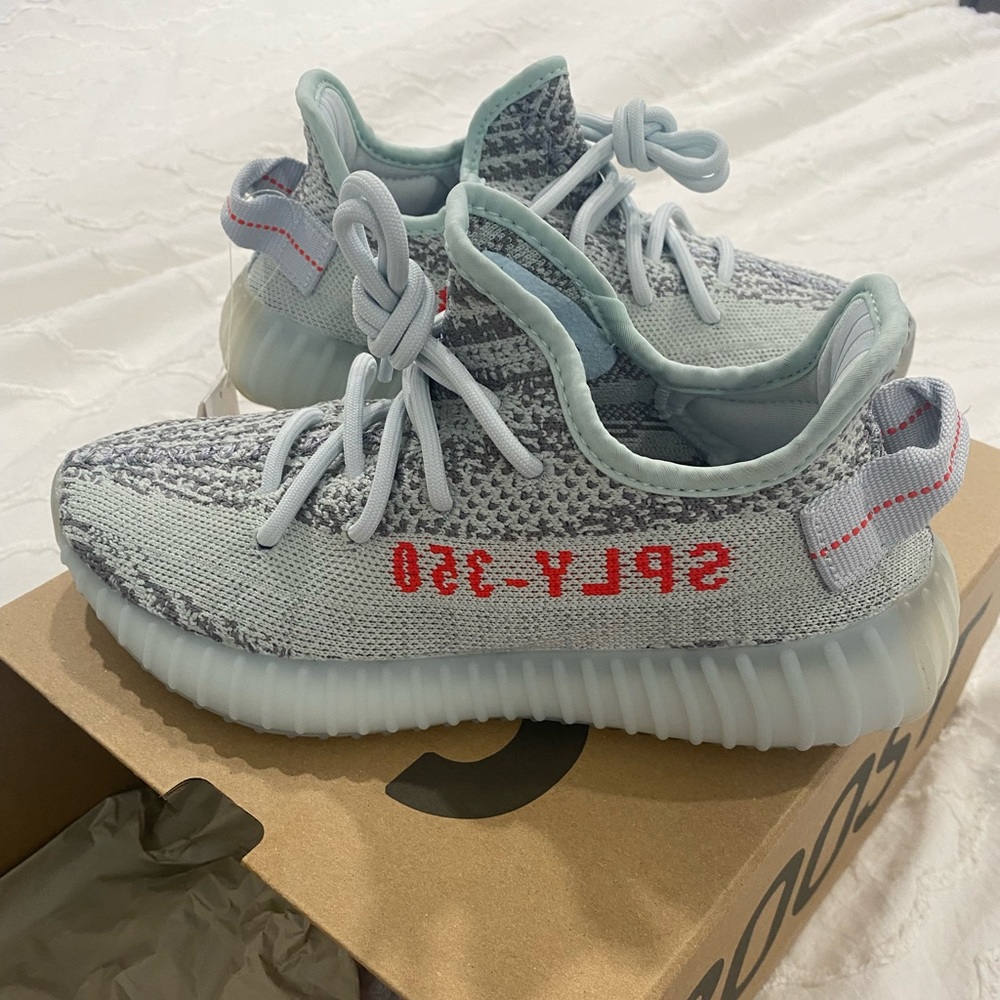 Dead stock Yeezy 350 blue tint sz4.5 men with tags receipt box BRAND NEW